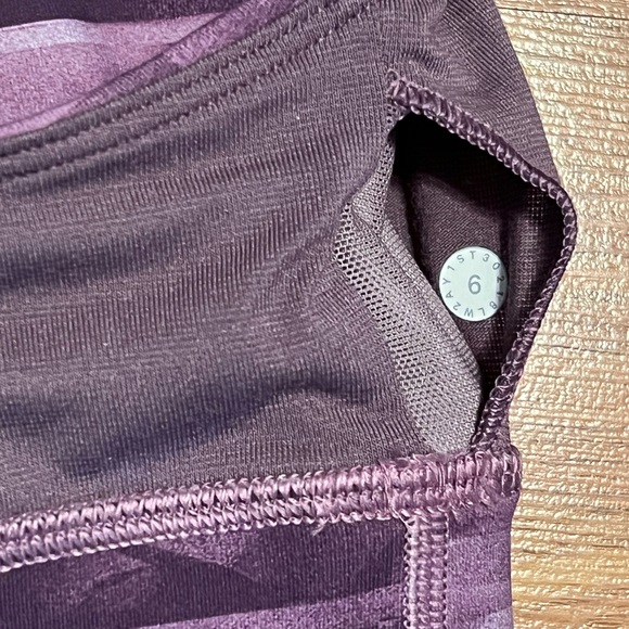 Lululemon Energy Longline Bra Medium Support, Purple Size 6 - Picture 3 of 3